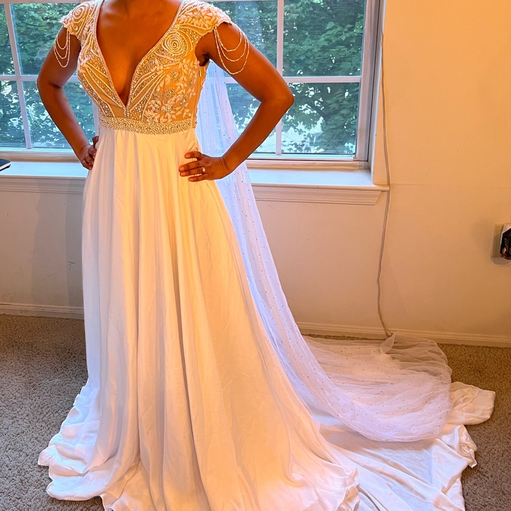 Wedding Dress - NEVER WORN!